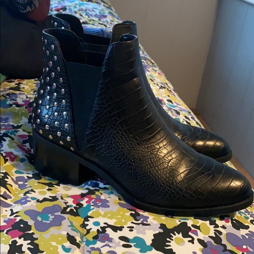 Steve Madden Croc Studded Heel Boot size 8